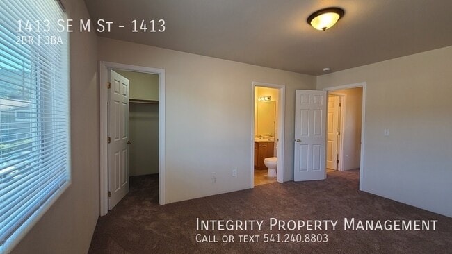 Building Photo - 1413 SE M St