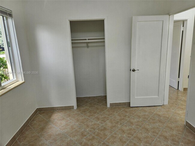 Building Photo - 145 SW 60th Ct