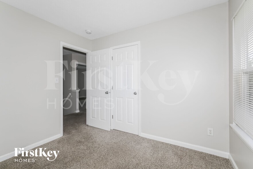 Building Photo - 6250 Kentstone Dr