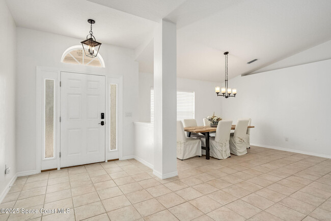 Building Photo - 210 Heron Dr
