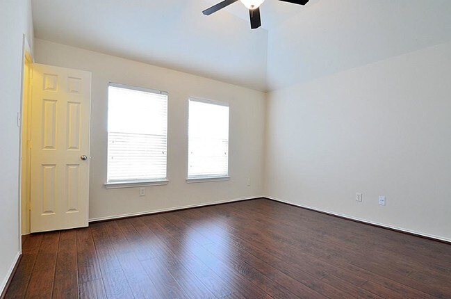 Building Photo - 20919 Field Manor Ln