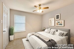 Building Photo - 133 Deer Wood Oaks