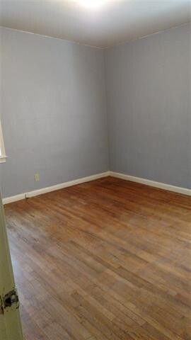 Building Photo - 3 Bed house on Sharkey St! Available NOW!