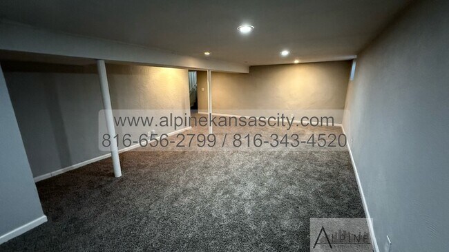 Building Photo - South KC Ranch on Cul de Sac, Finished Basement, Section 8 OK!