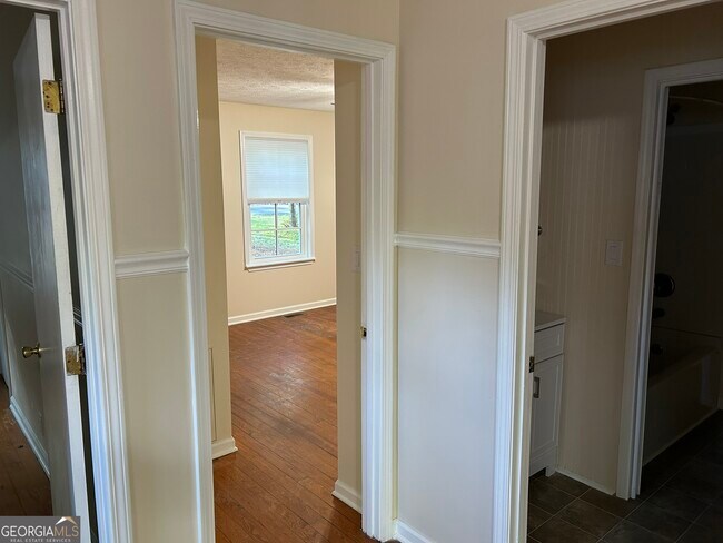 Building Photo - 790 Normandy Trail