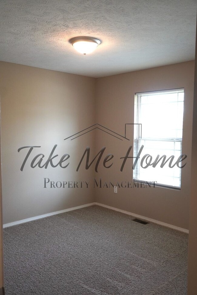 Building Photo - 3 Bedroom 2 bathroom home