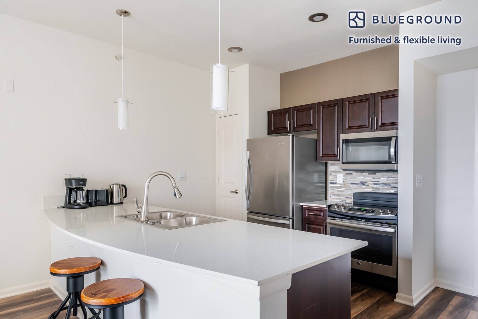 Building Photo - 11601 Century Oaks Terrace