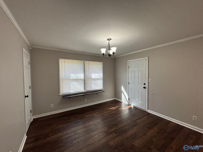 Building Photo - 2803 Hester Ln NW