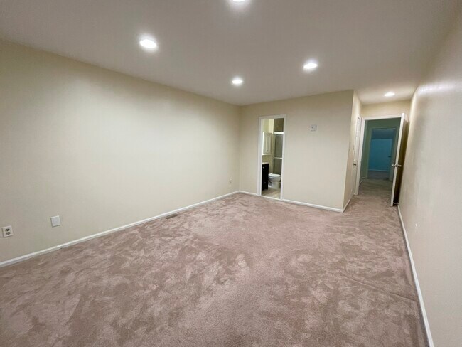 Building Photo - 86 Teal Ct