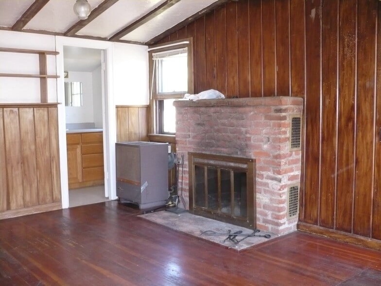 Building Photo - 457 SW Washington Ave