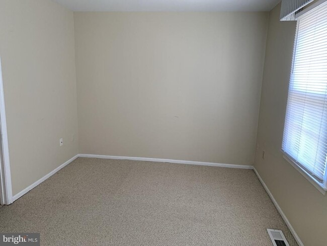 Building Photo - 22319 Mayfield Sq