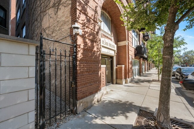 Building Photo - 1500 W Monroe St