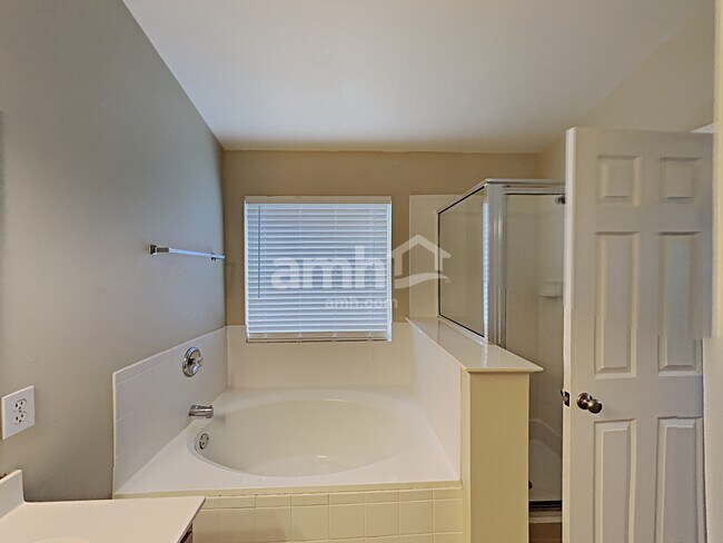 Building Photo - 4124 Wensledale Dr