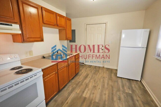 Building Photo - 1215-1215 Joan Ave