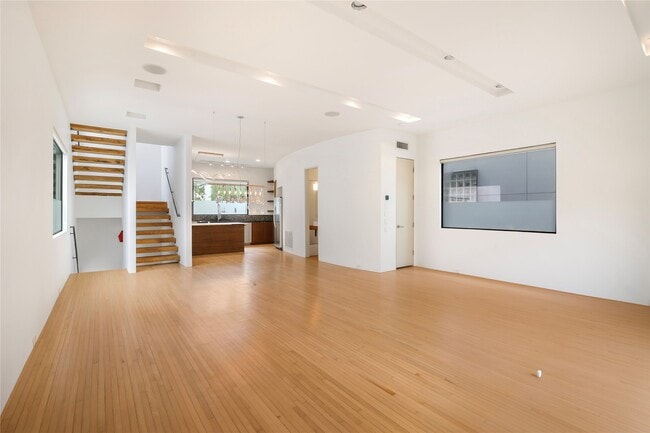 Building Photo - 730 Tulane St