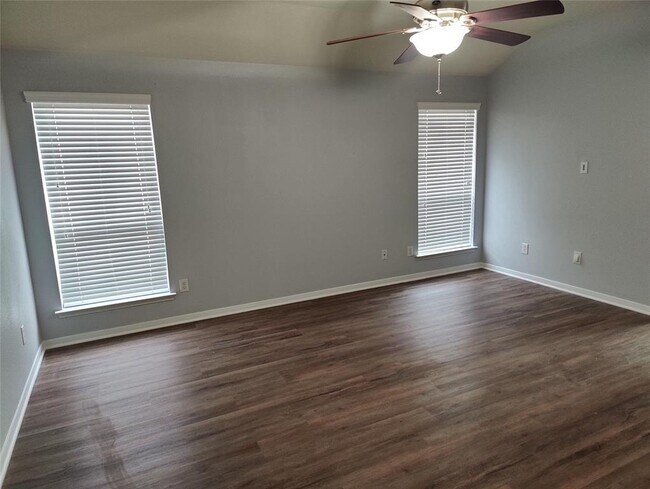 Building Photo - 14123 Curry Creek Ln