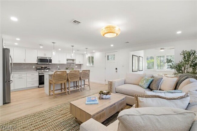 Building Photo - 503 Broad Ave S