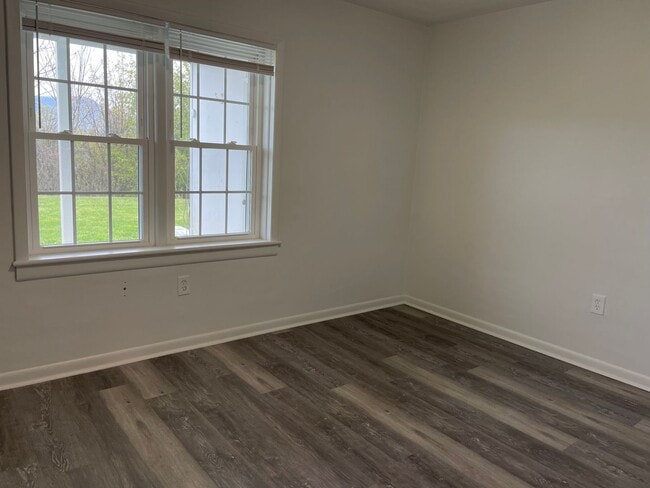 Building Photo - 6491 Carefree Ln