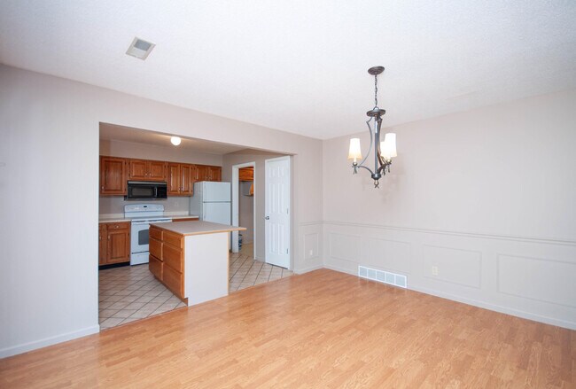 Building Photo - 5561 Waterfront Dr N