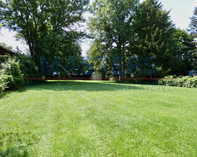 Building Photo - 10477 Mandell Rd