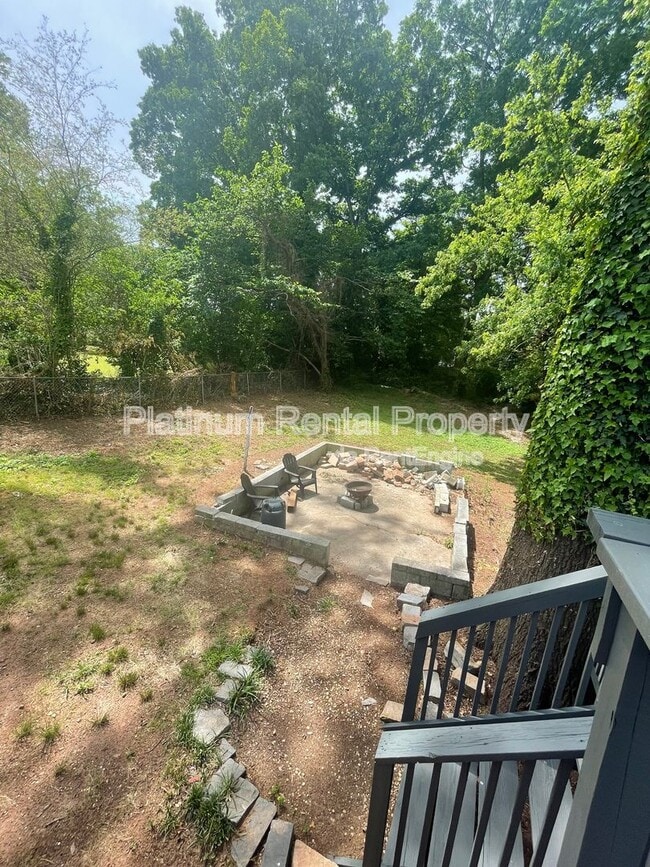 Building Photo - 3485 Maplehurst Dr