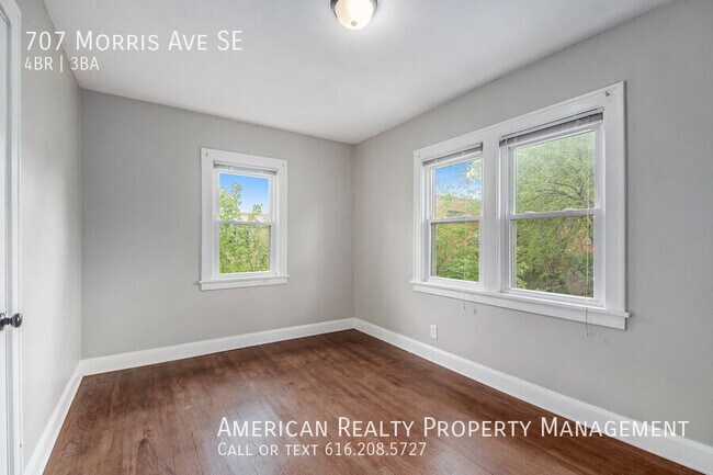 Building Photo - 707 Morris Ave SE