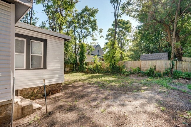 Building Photo - 3 Bedroom, 1 Bathroom remodeled house!