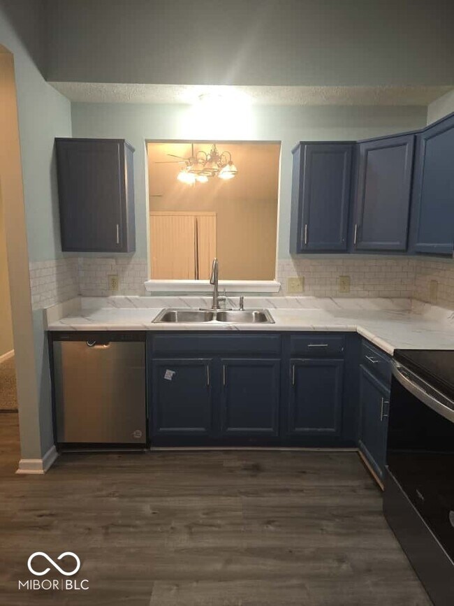 Building Photo - 8209 Twin River Dr