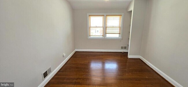 Building Photo - 1817 Darrich Dr