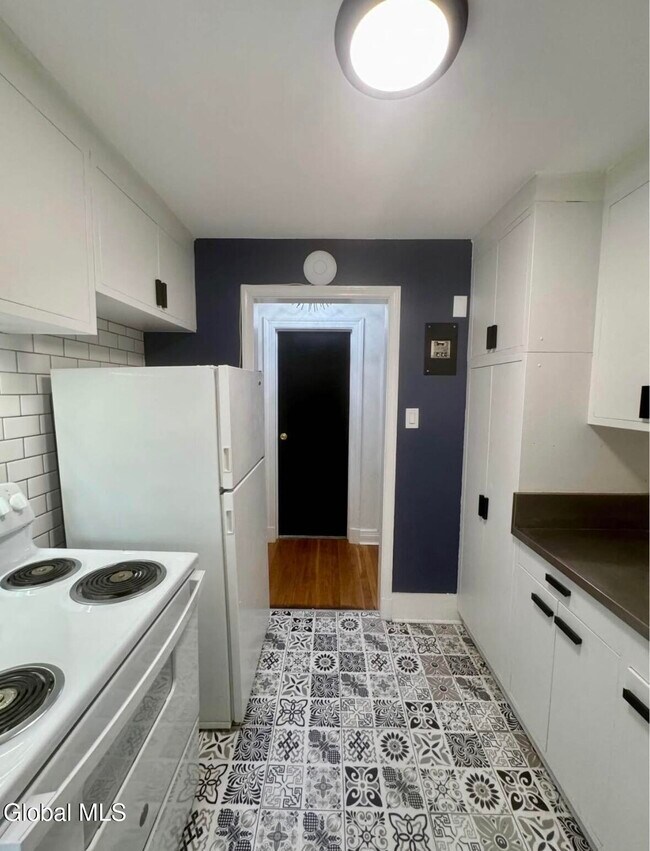 Building Photo - 612 Union St