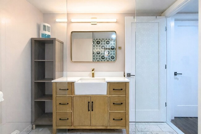 Building Photo - 188 South St