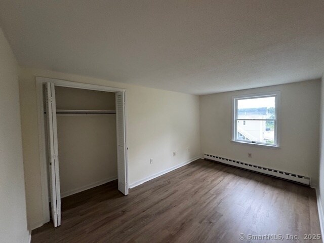 Building Photo - 271 Pequot Ave