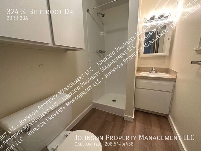 Building Photo - 324 Bitteroot Dr