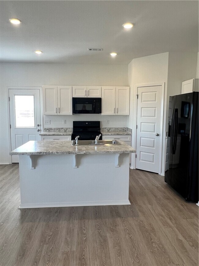 Building Photo - 6703 SW Dignity Ave