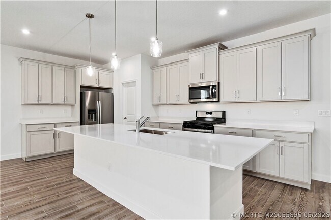 Building Photo - 14143 SW Safi Ter