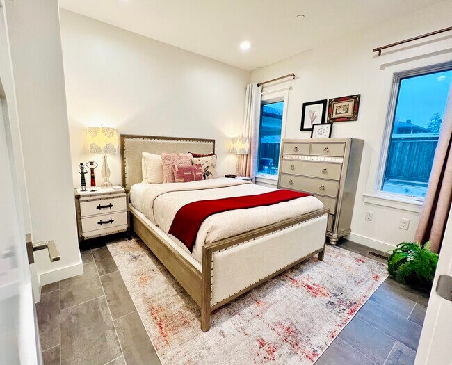 Separate Bedroom - 4206 Pomona Ave