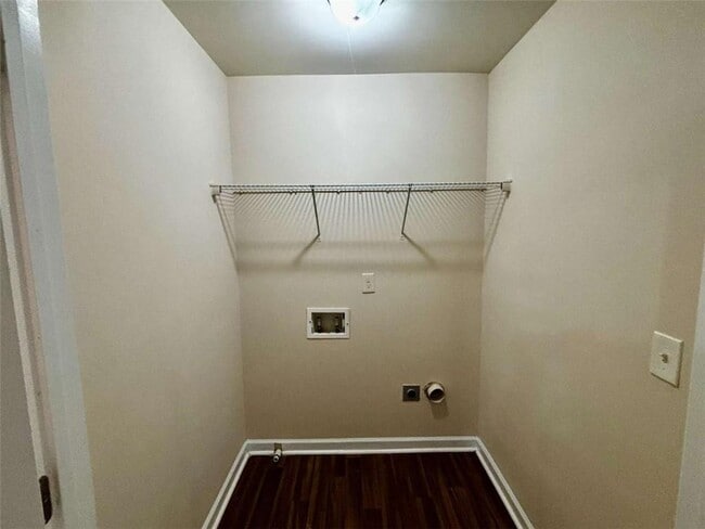 Building Photo - 637 Carlton Pointe Dr