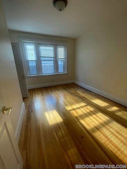 Building Photo - 69 Babcock St