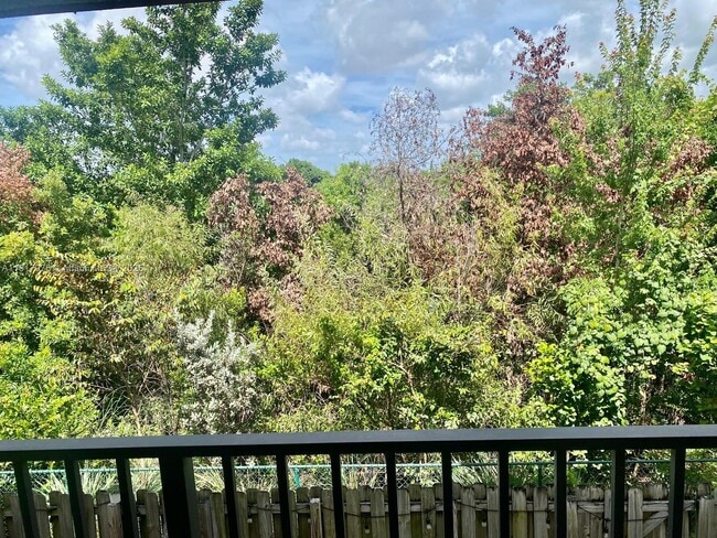 Building Photo - 10620 NW 88th St