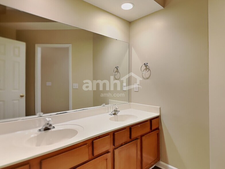 Building Photo - 2023 Jerimouth Dr