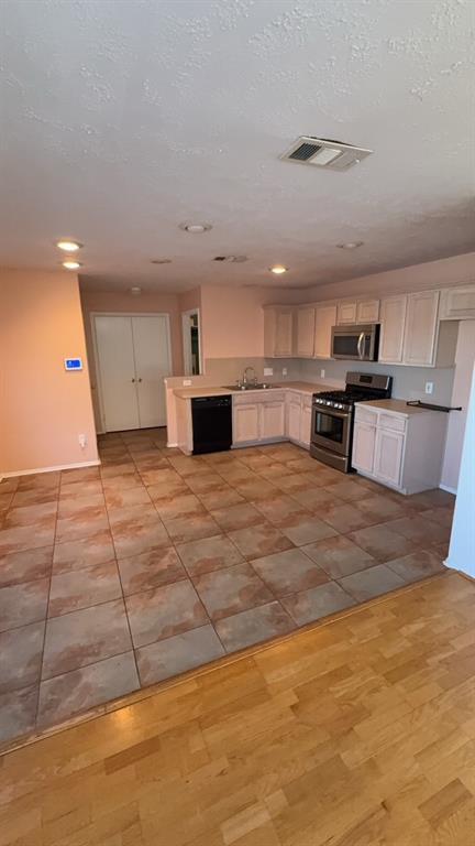 Building Photo - 6014 Pinacle Point