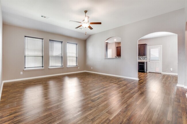 Building Photo - 3015 Watercrest Dr