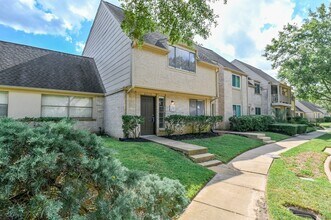 Building Photo - 3 BEDROOM HOUSE FOR LEASE