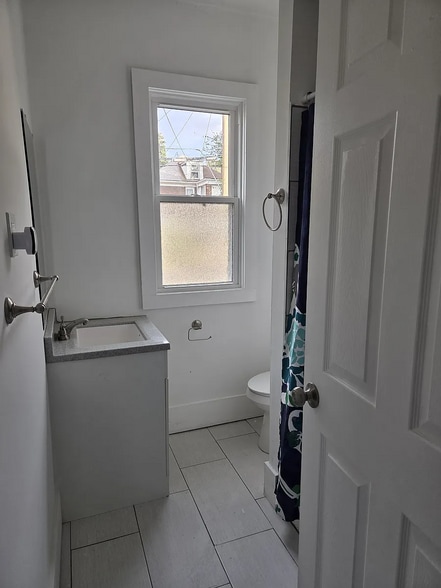 Building Photo - 2030 Hazelwood St