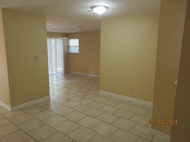 Building Photo - 2666 Faversham Dr