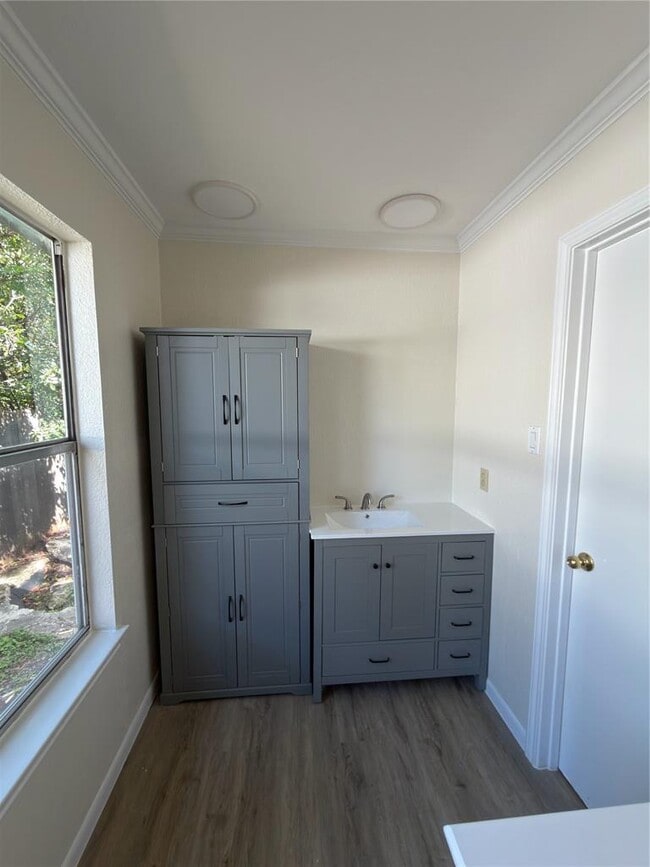 Building Photo - 5805 Kevin Kelly Pl