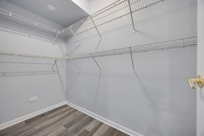 Building Photo - 155 E Mill St