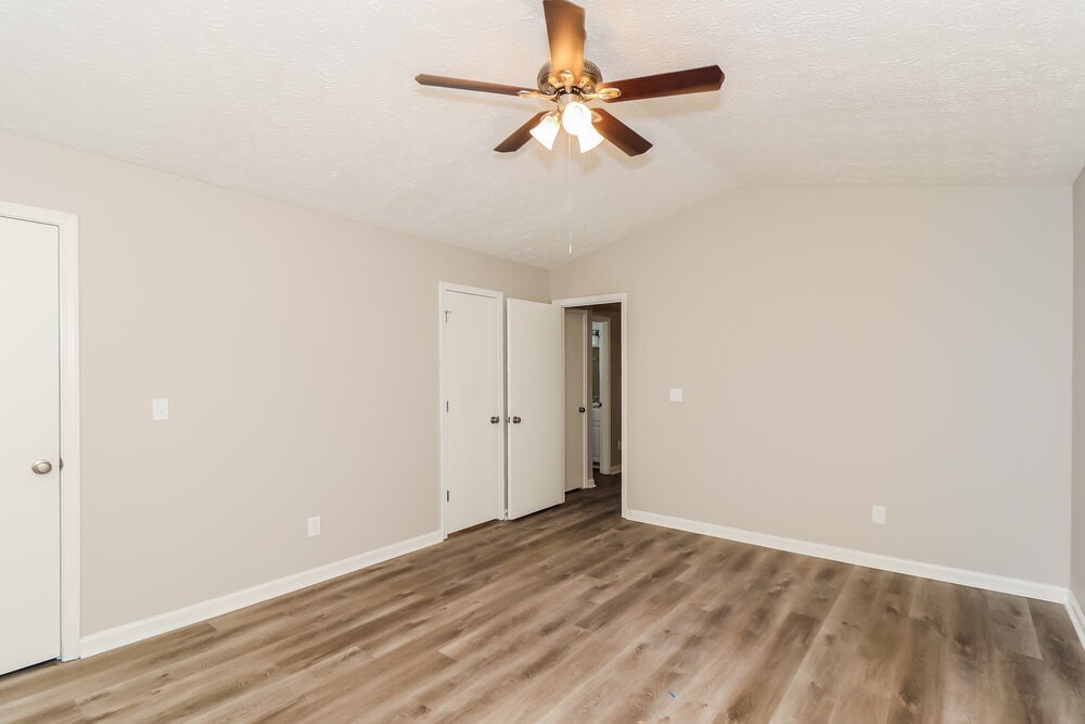 Building Photo - 6520 Eastbriar Dr