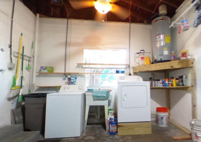 Building Photo - 5600 Tangerine Ave S