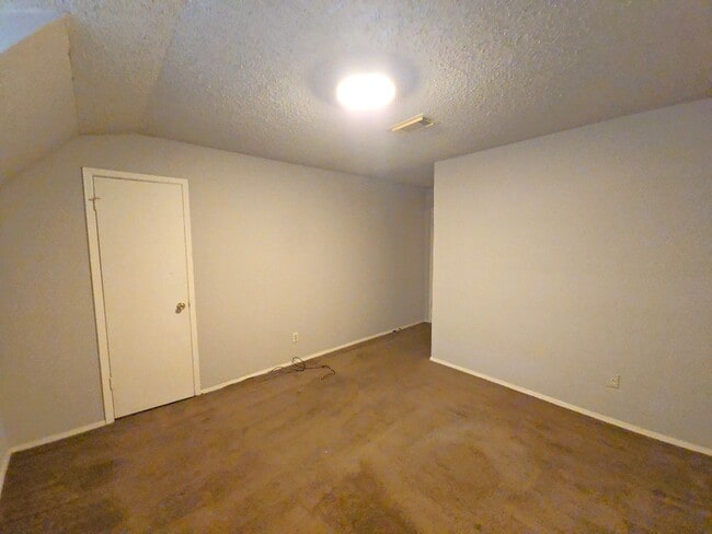 Building Photo - 15625 Weldon Dr